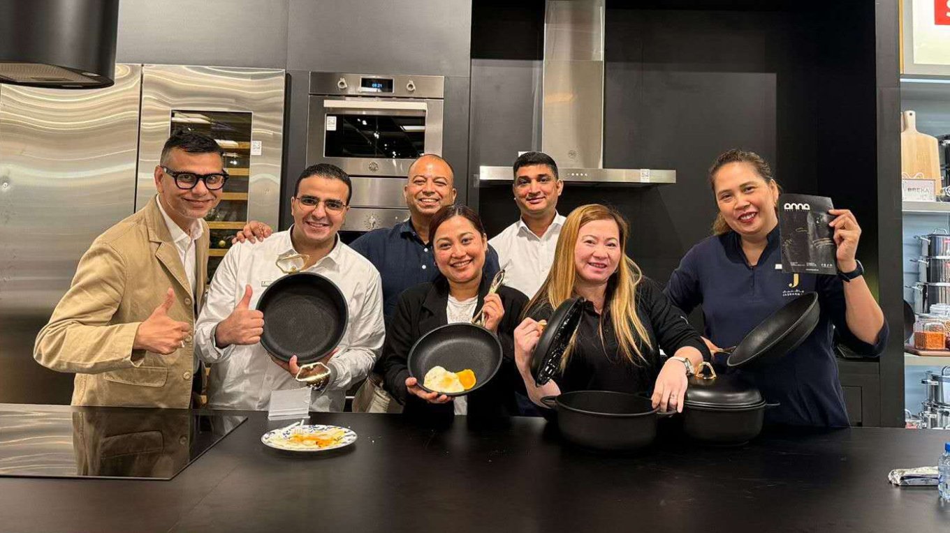 ANNA CAVALLI 品牌形象